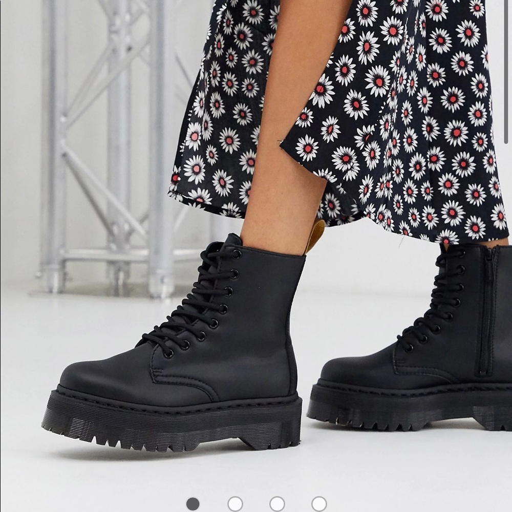 Dr Martens Jadon Boot - Size 7 women’s - Brand New